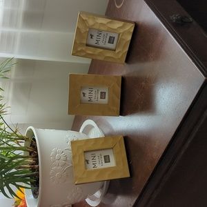 Set of three mini frames